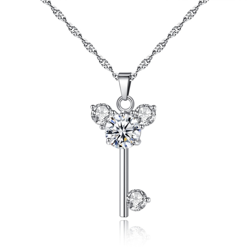 ❤️4 for $20 Sale❤️Platinum Teddybear Key swarovski - Picture 1 of 4